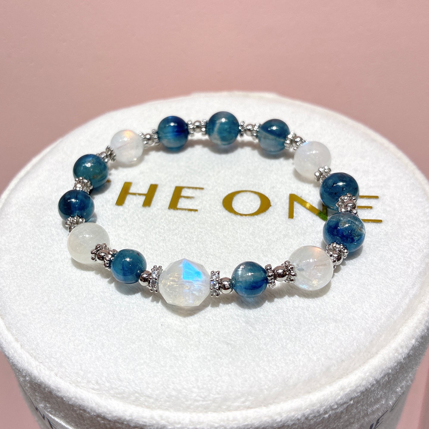 藍晶石共生赤鐵礦 x 月亮石