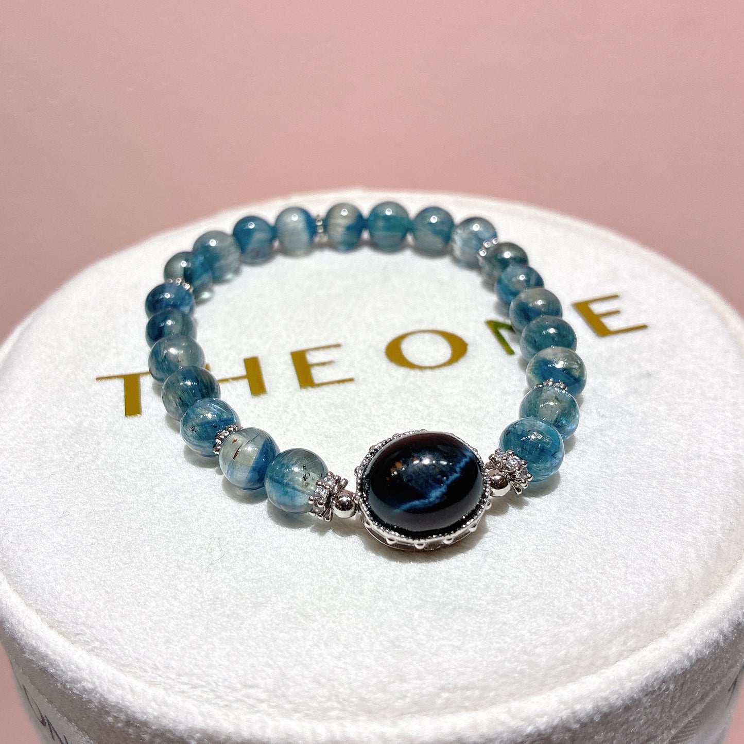 藍晶石共生赤鐵礦 x 藍彼得石