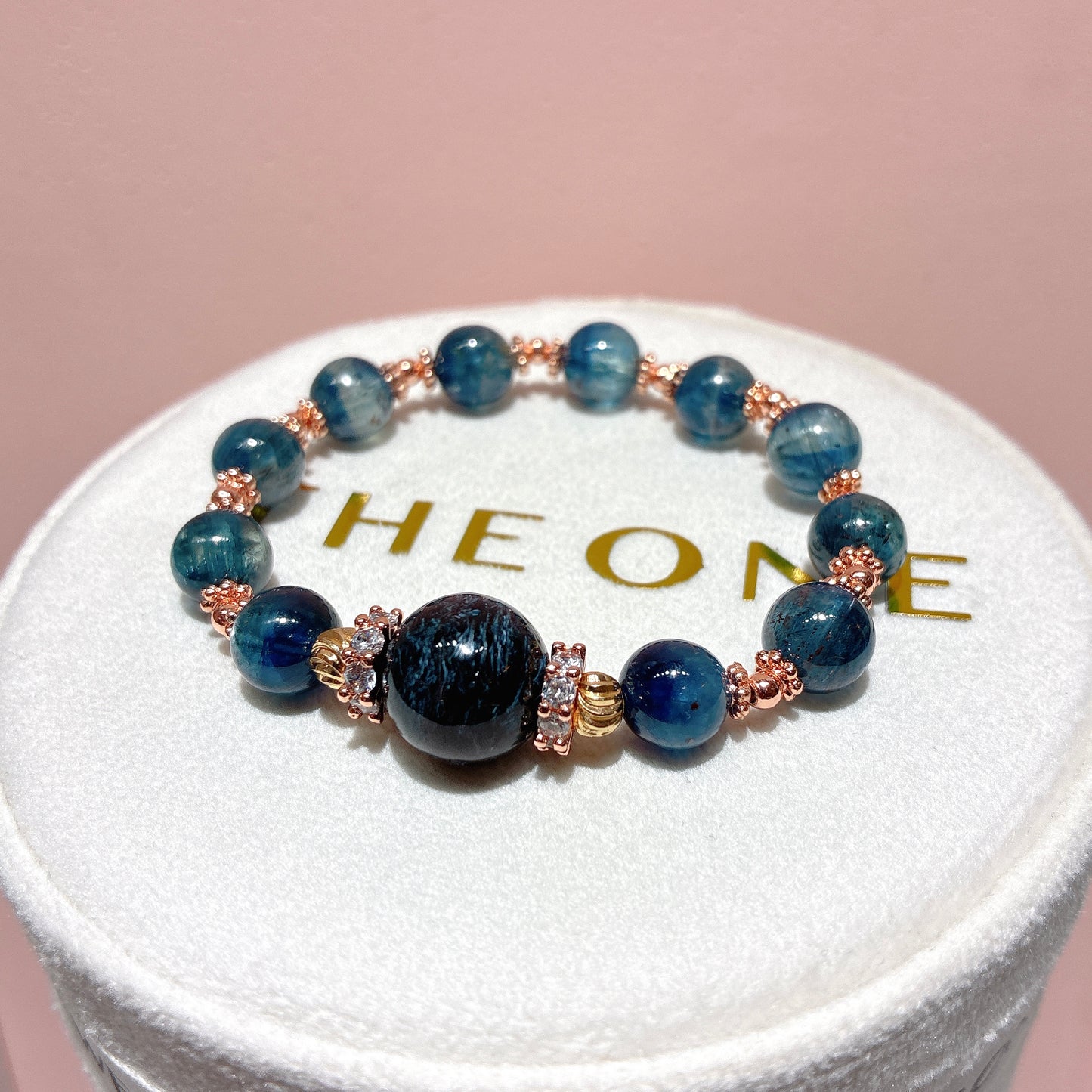 藍晶石共生赤鐵礦 x 藍彼得石