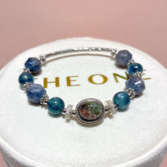 藍晶石共生赤鐵礦 x 綠幽靈