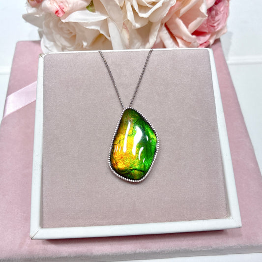 精品*加拿大斑彩石